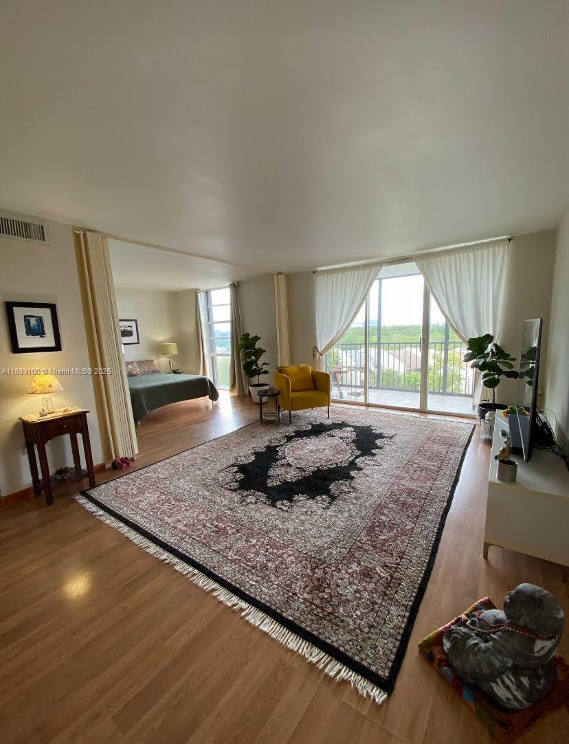 DORSET HOUSE CONDO - Residential Lease