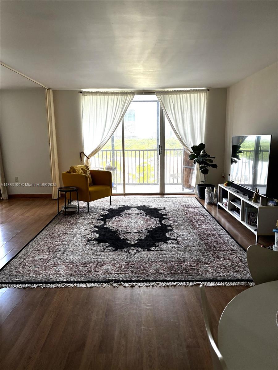 DORSET HOUSE CONDO - Residential Lease