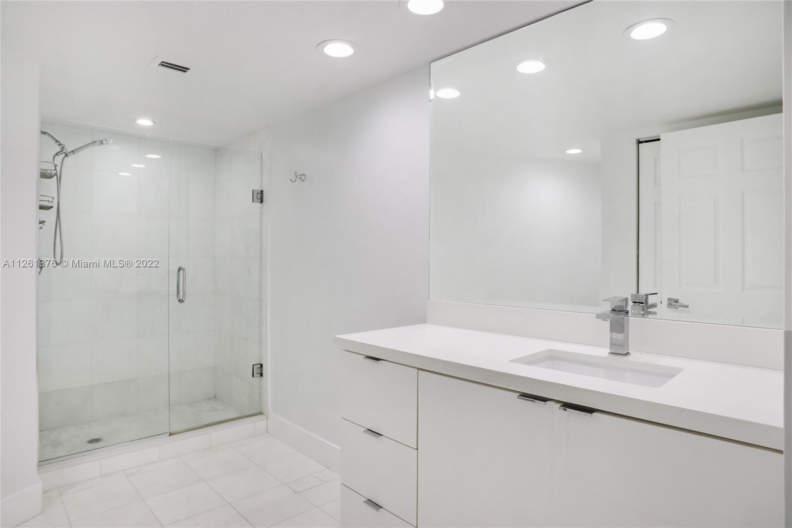 MYSTIC POINTE TOWER 500 C - Residential