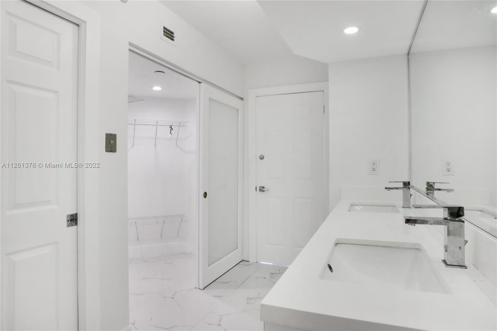 MYSTIC POINTE TOWER 500 C - Residential