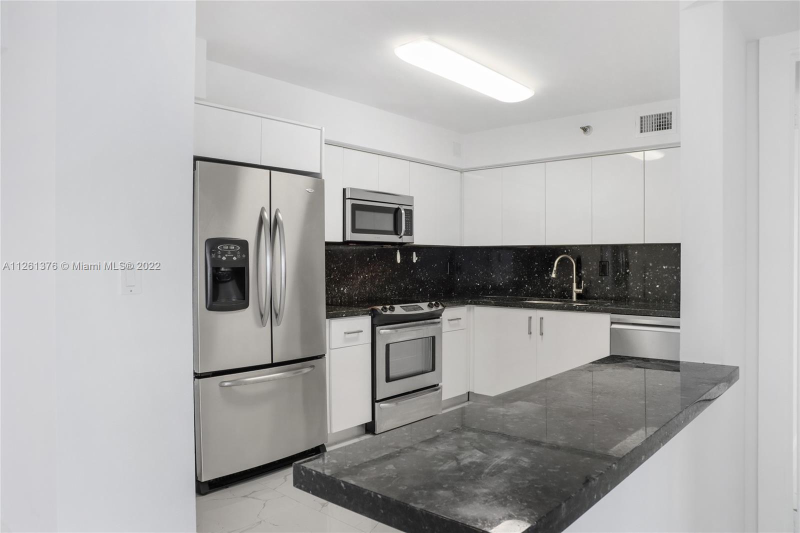 MYSTIC POINTE TOWER 500 C - Residential