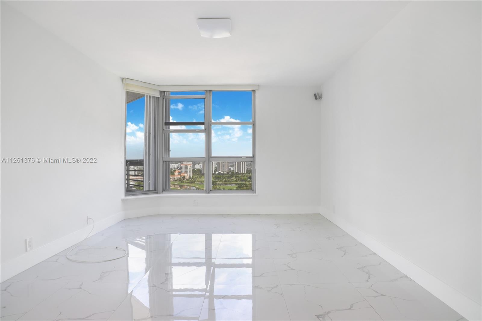 MYSTIC POINTE TOWER 500 C - Residential