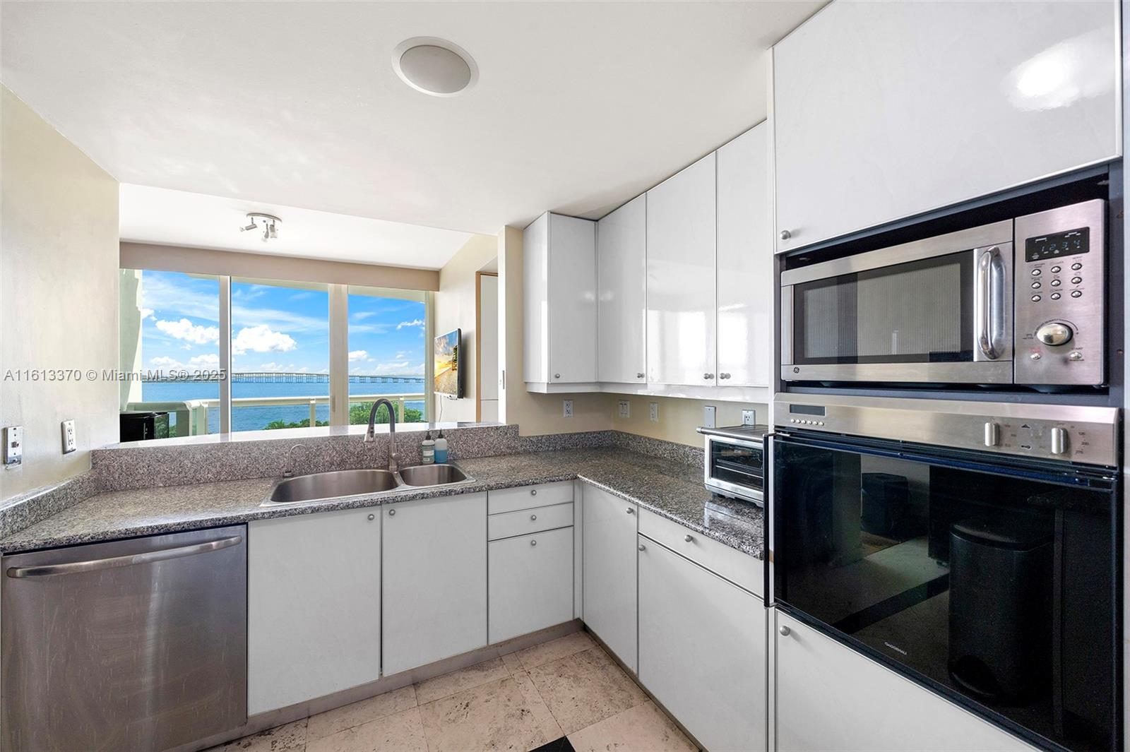 SANTA MARIA CONDO - Residential