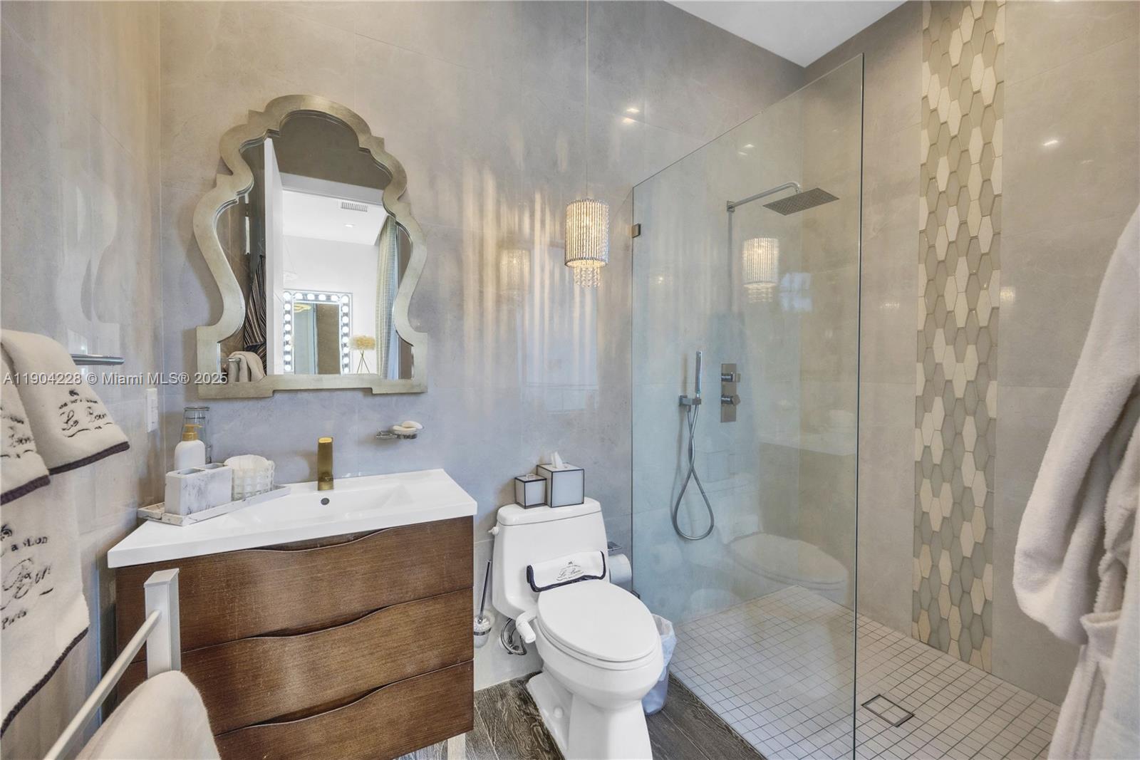 FOUR-WAY LODGE ESTATES - Residential