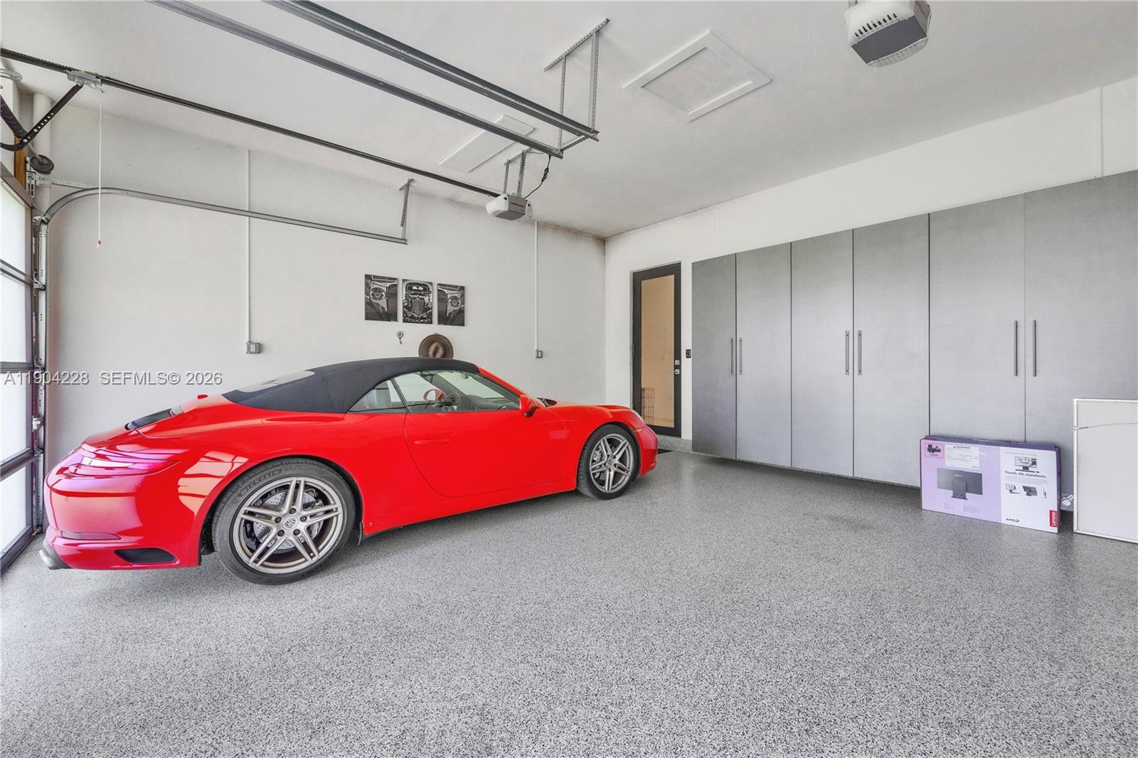 FOUR-WAY LODGE ESTATES - Residential