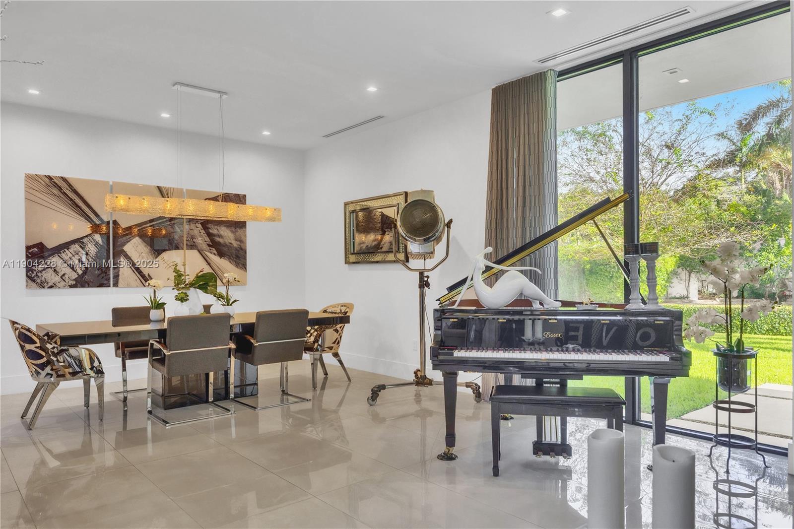 FOUR-WAY LODGE ESTATES - Residential