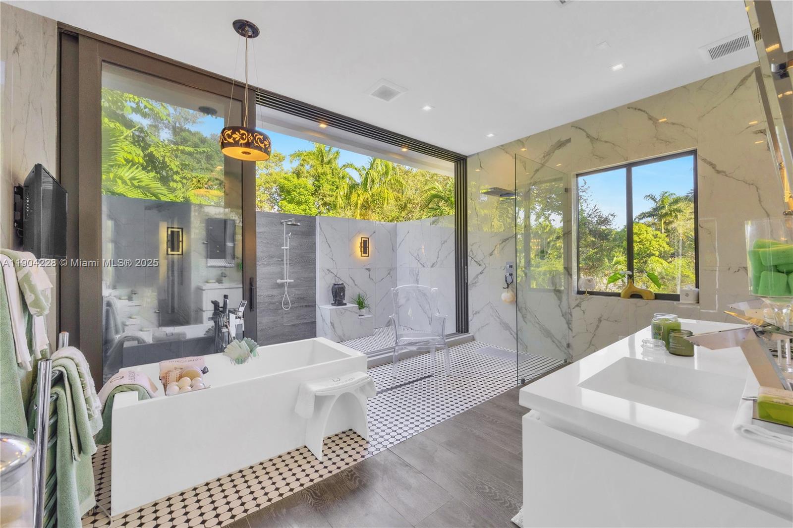 FOUR-WAY LODGE ESTATES - Residential