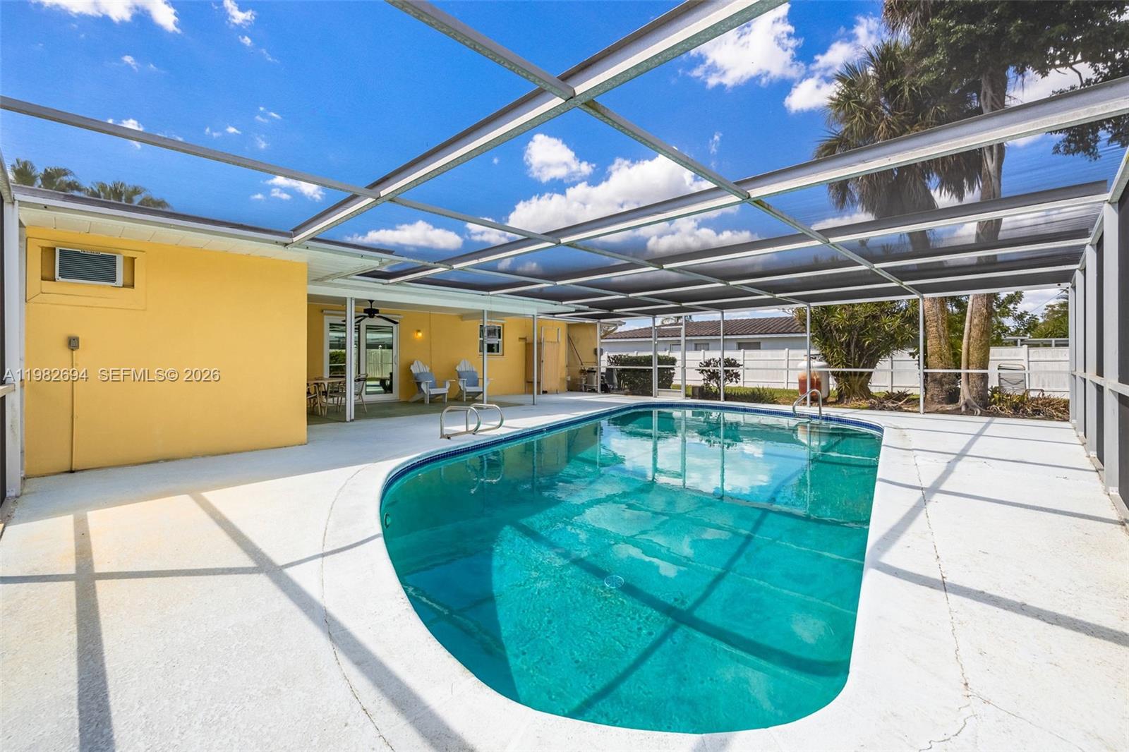 WILLOW LAKE - Residential