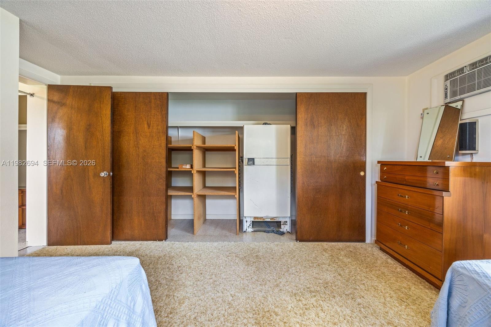 WILLOW LAKE - Residential