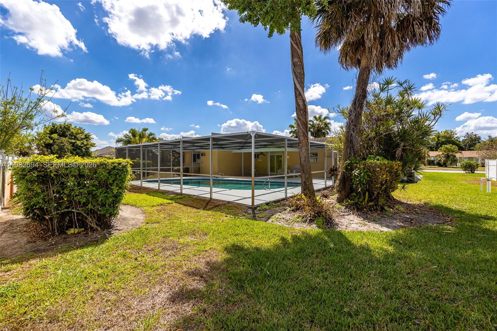 WILLOW LAKE - Residential