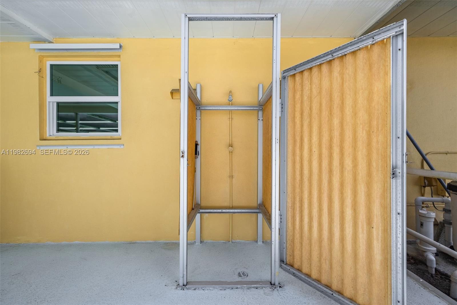 WILLOW LAKE - Residential