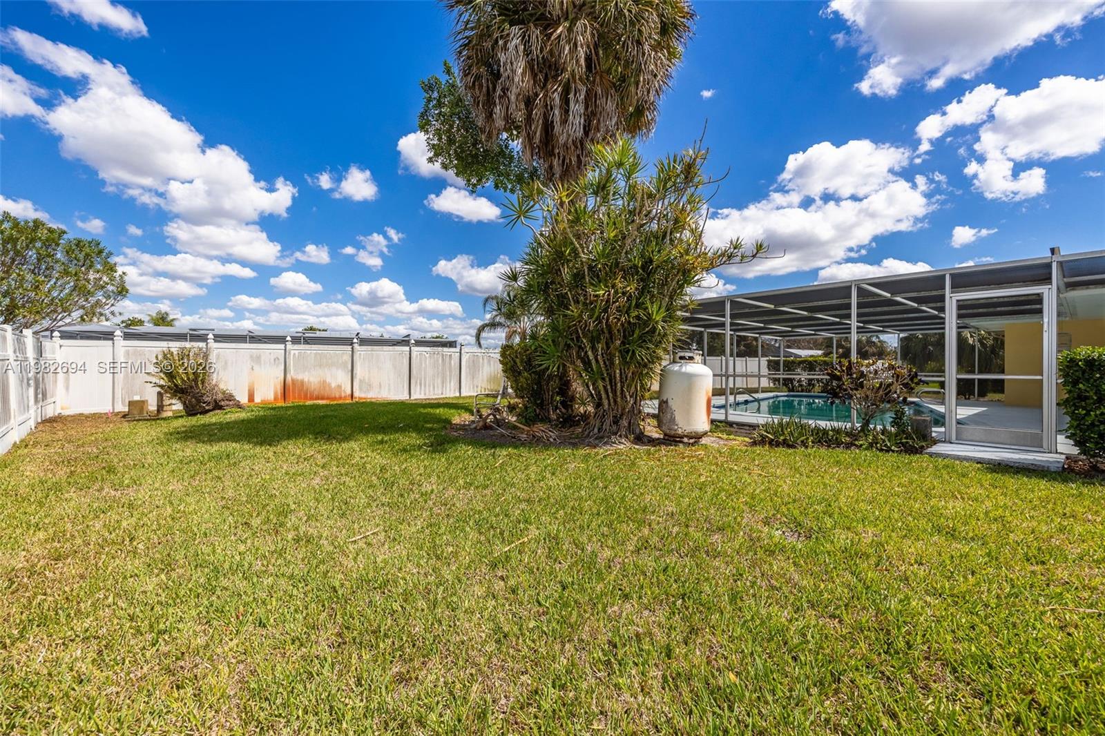 WILLOW LAKE - Residential