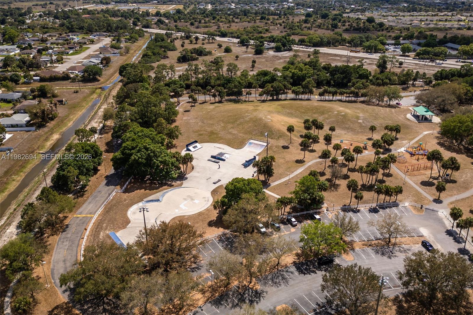 WILLOW LAKE - Residential