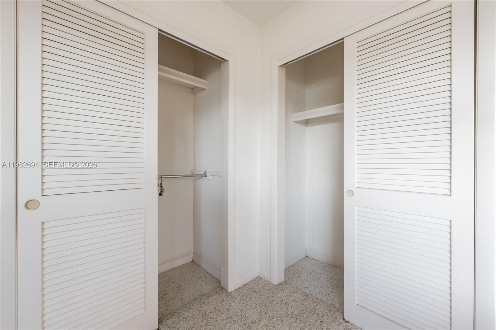 WILLOW LAKE - Residential