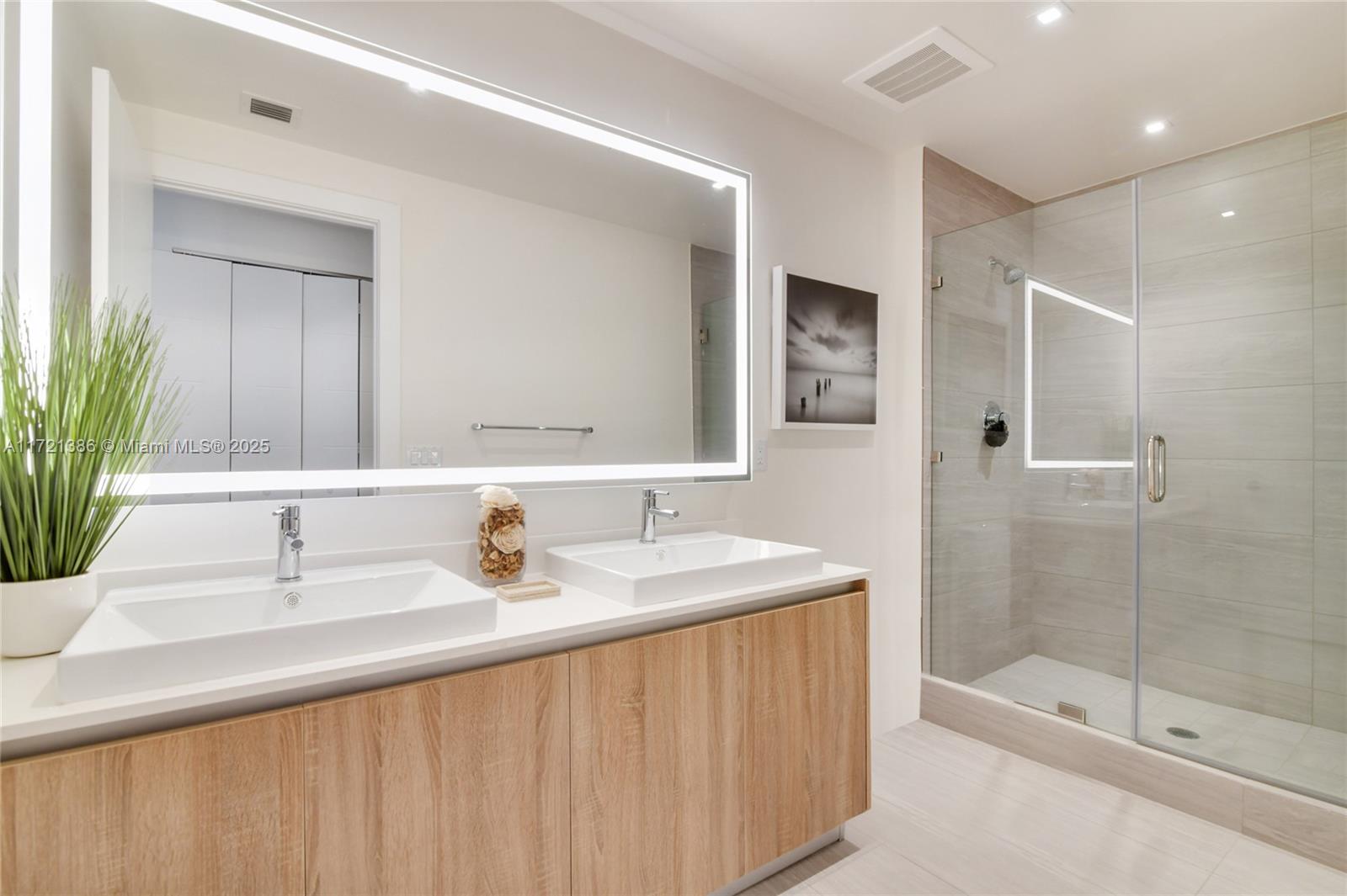 AVENTURA PARKSQUARE - Residential