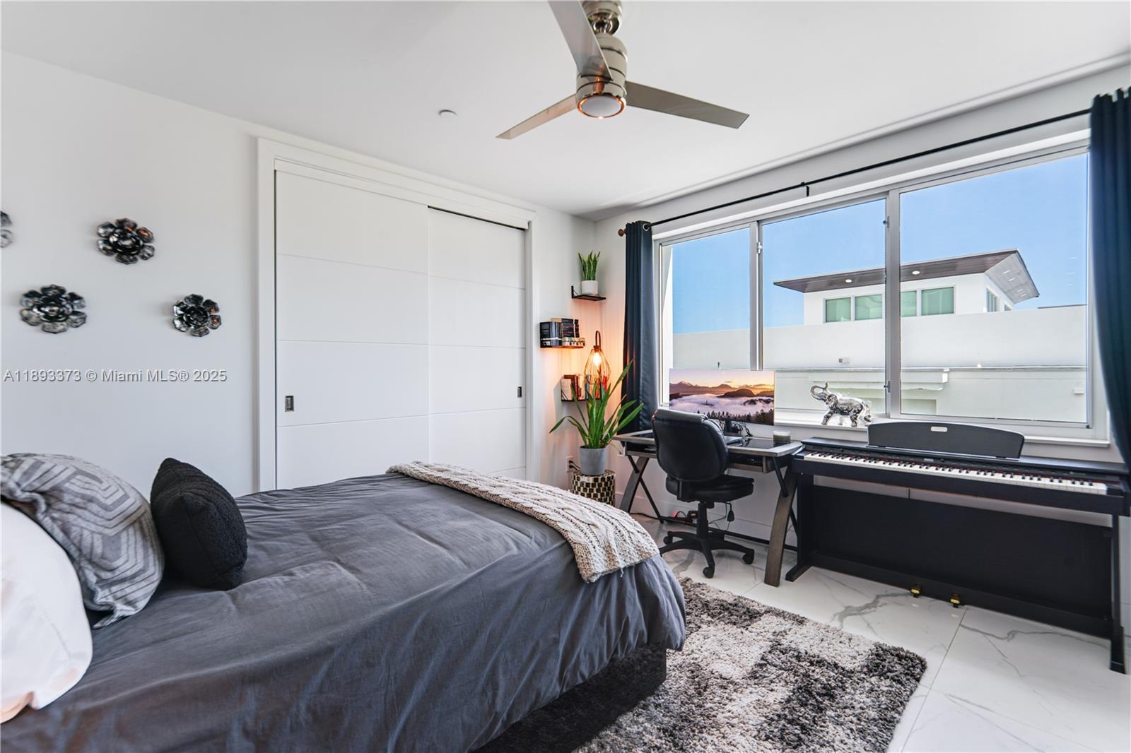 SILVER SHORES UNIT - Residential