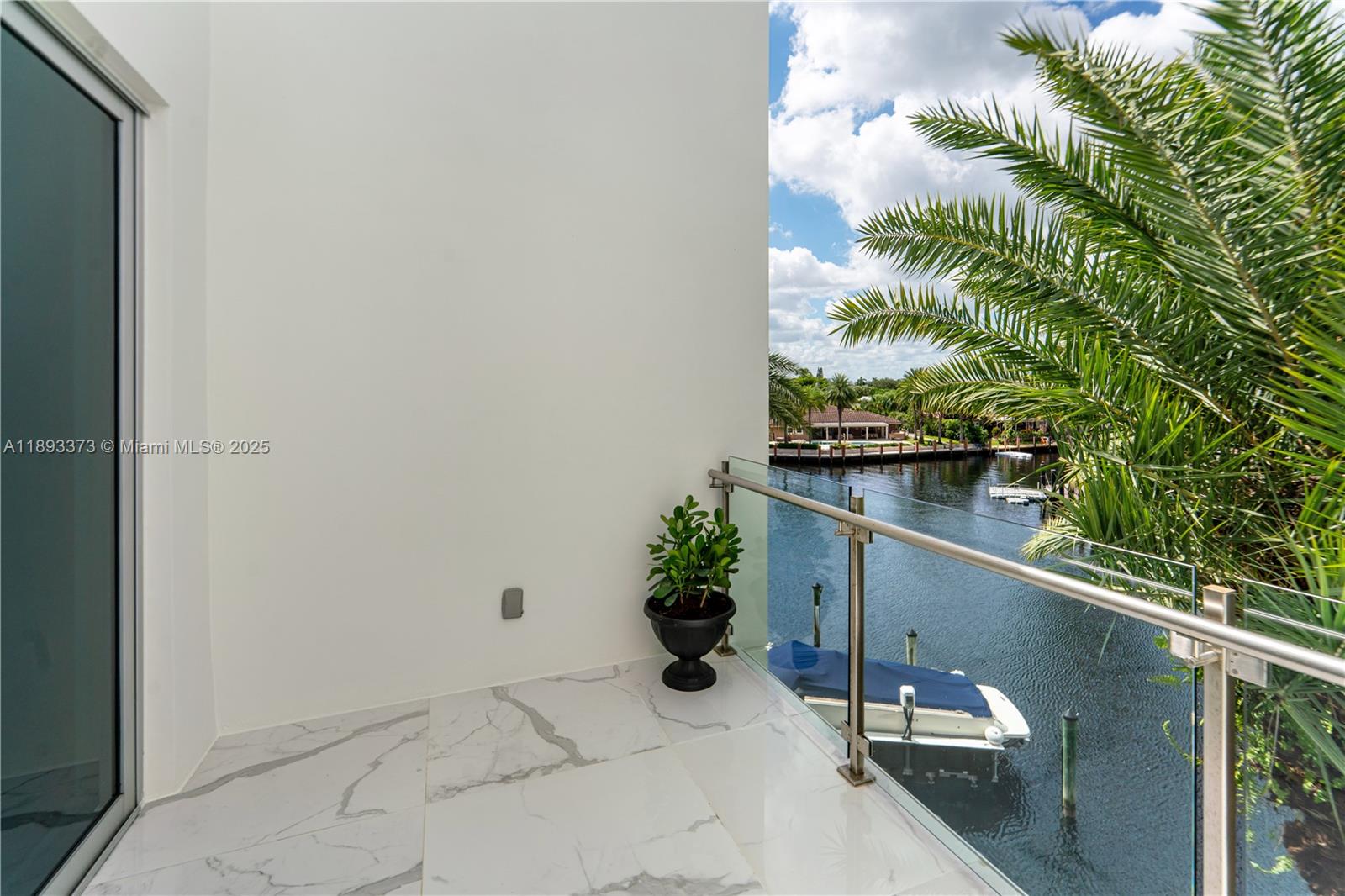 SILVER SHORES UNIT - Residential