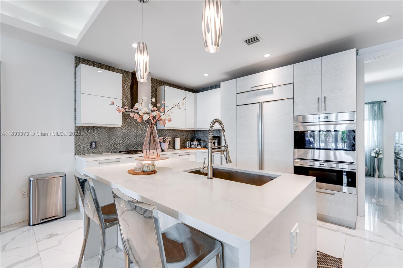 SILVER SHORES UNIT - Residential