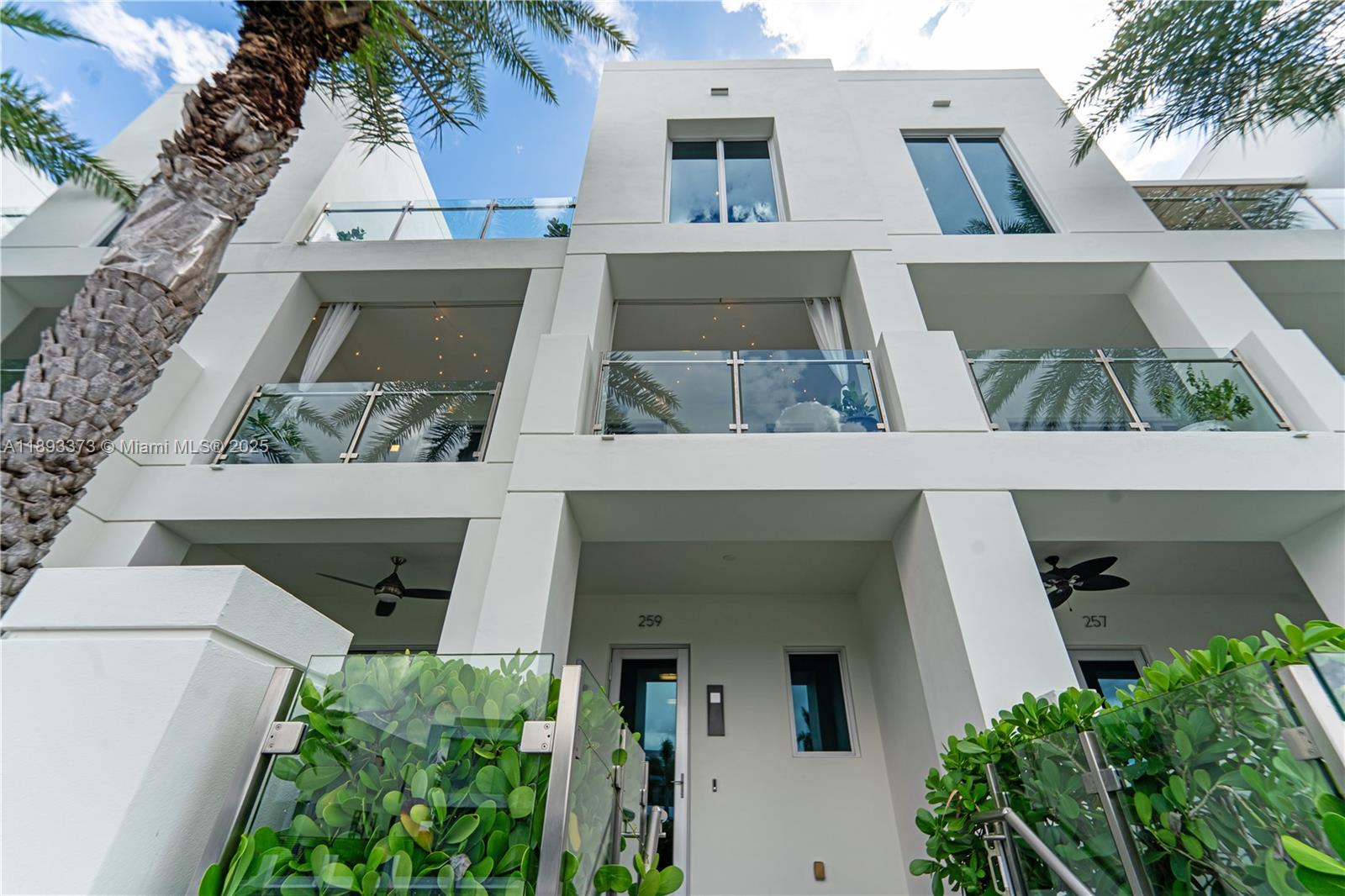 SILVER SHORES UNIT - Residential