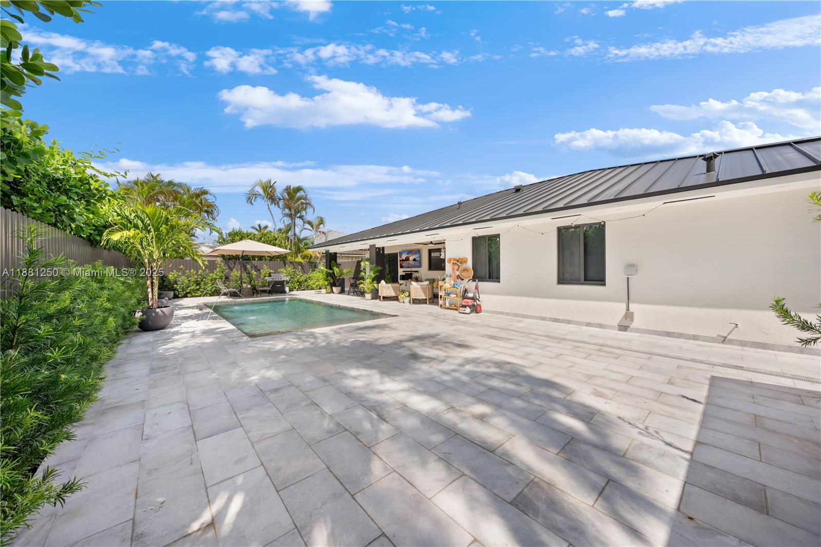 BLUE ROOM ESTATES - Residential