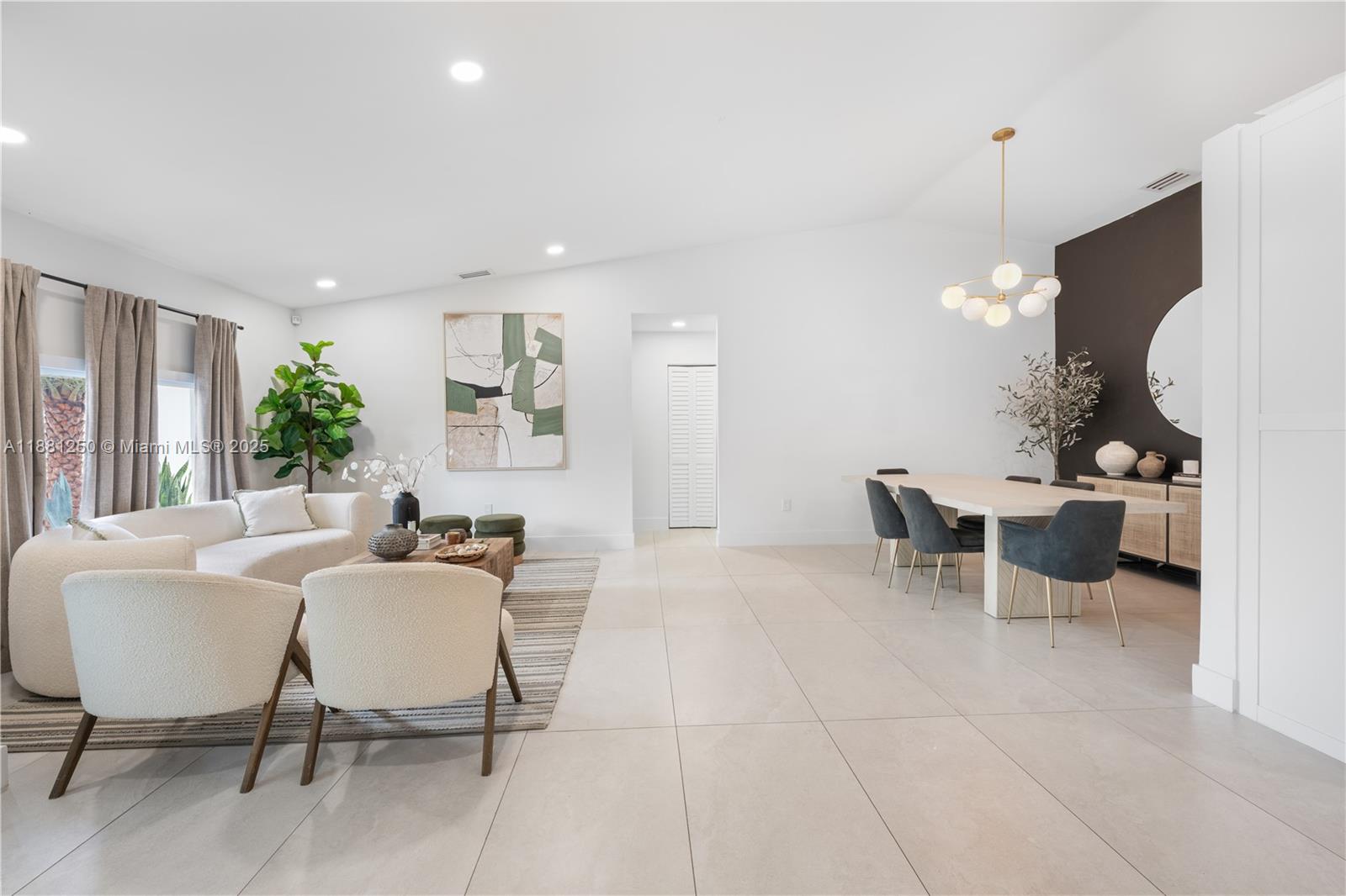 BLUE ROOM ESTATES - Residential