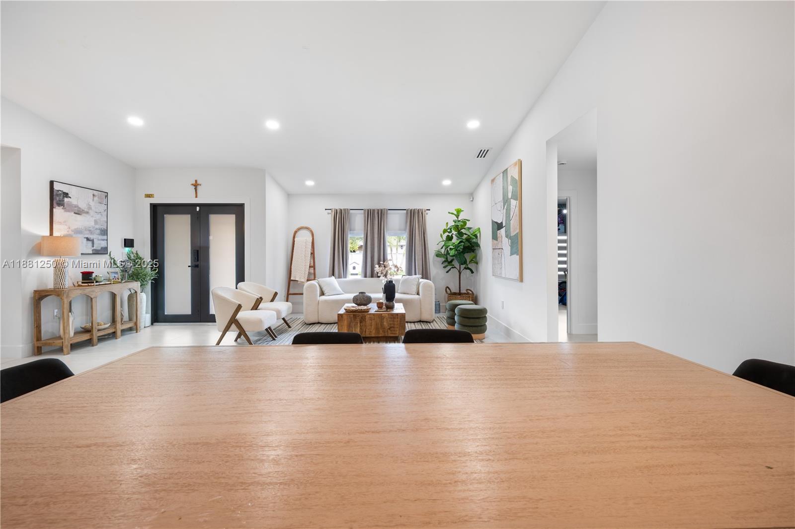 BLUE ROOM ESTATES - Residential