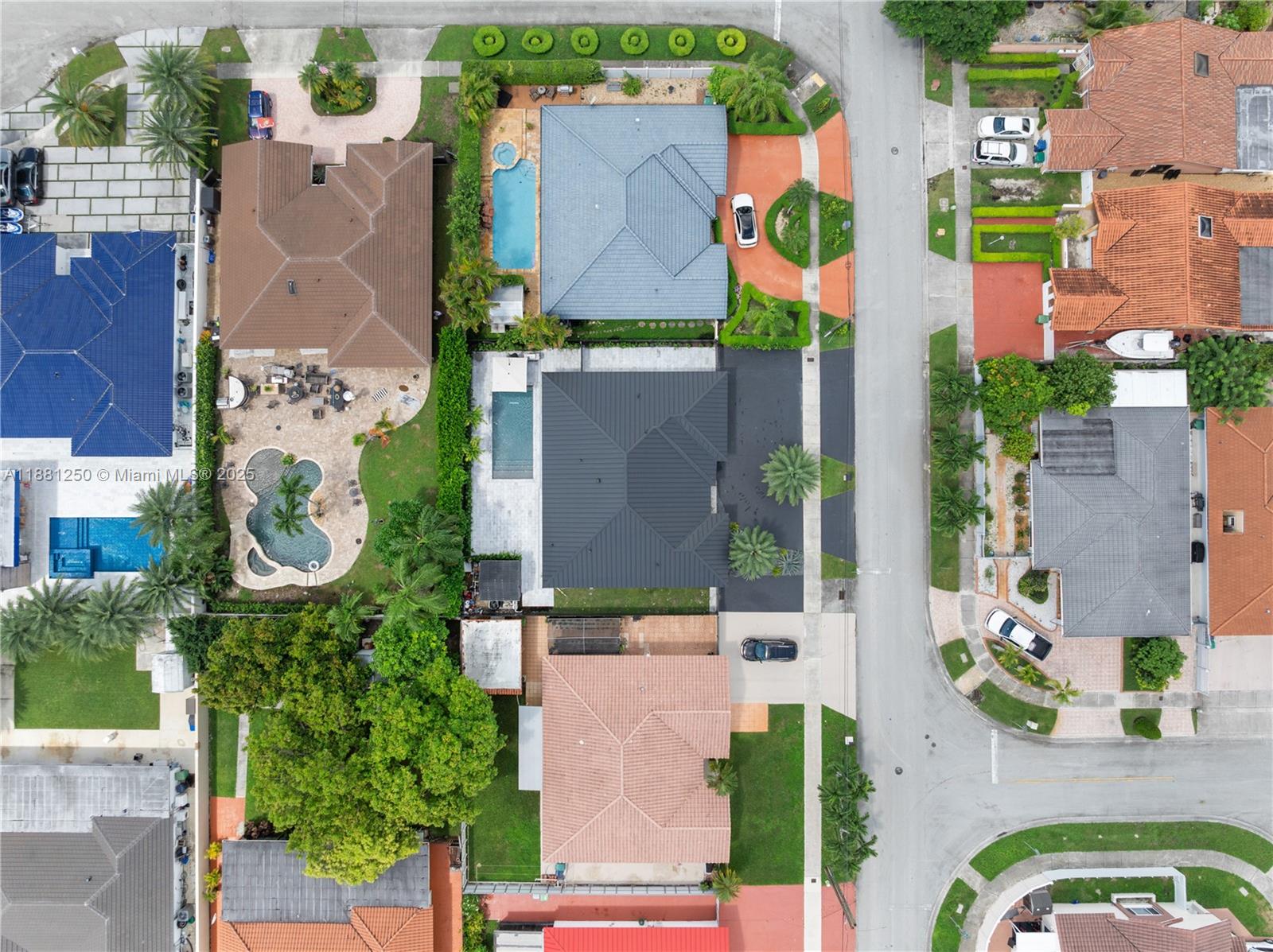 BLUE ROOM ESTATES - Residential