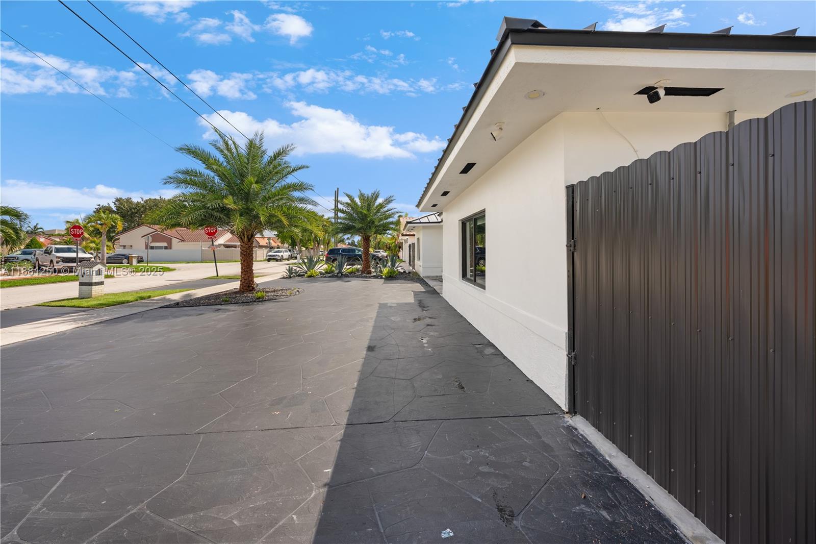 BLUE ROOM ESTATES - Residential