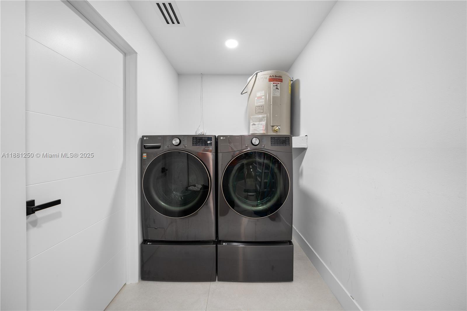 BLUE ROOM ESTATES - Residential