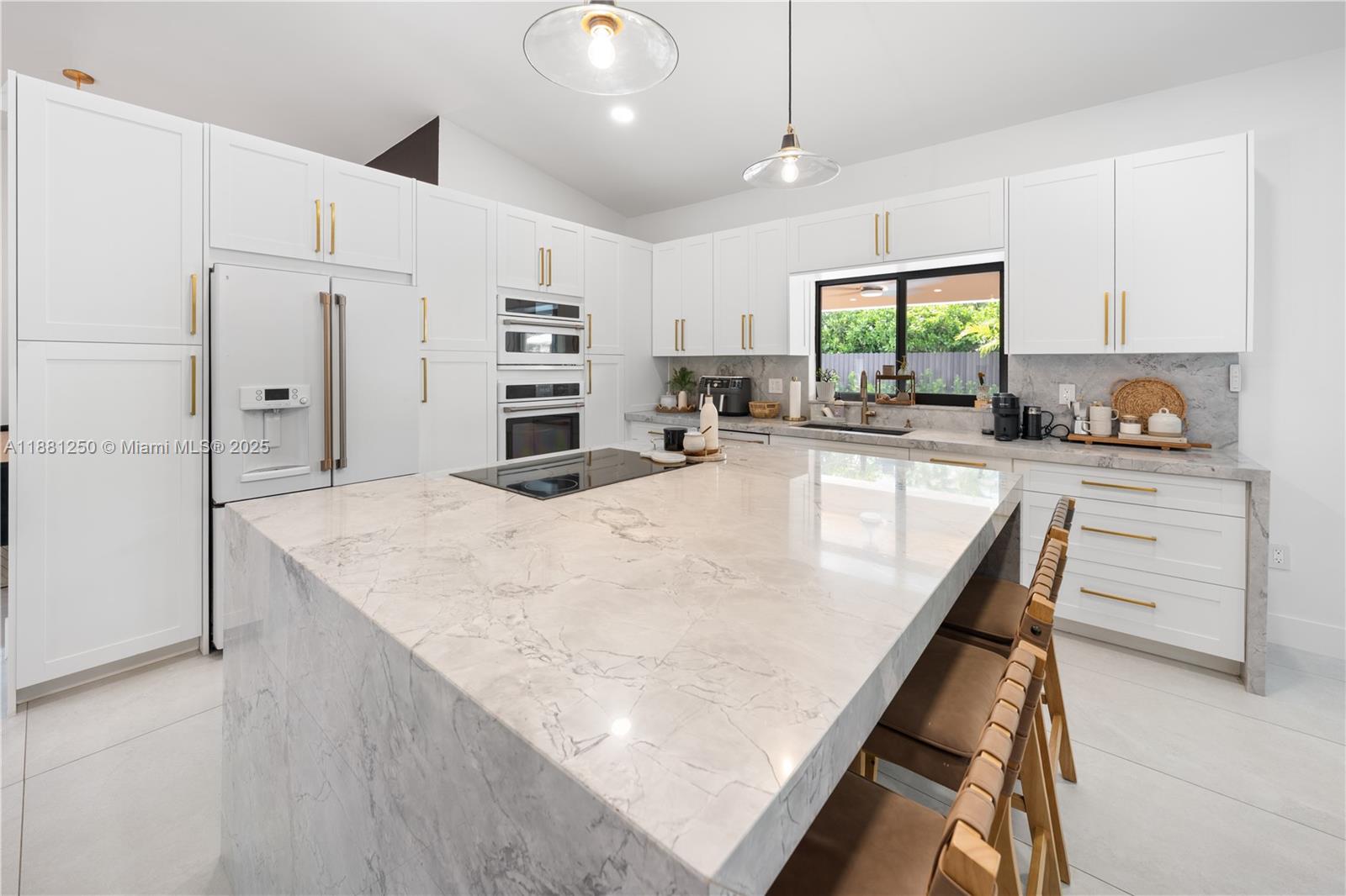 BLUE ROOM ESTATES - Residential