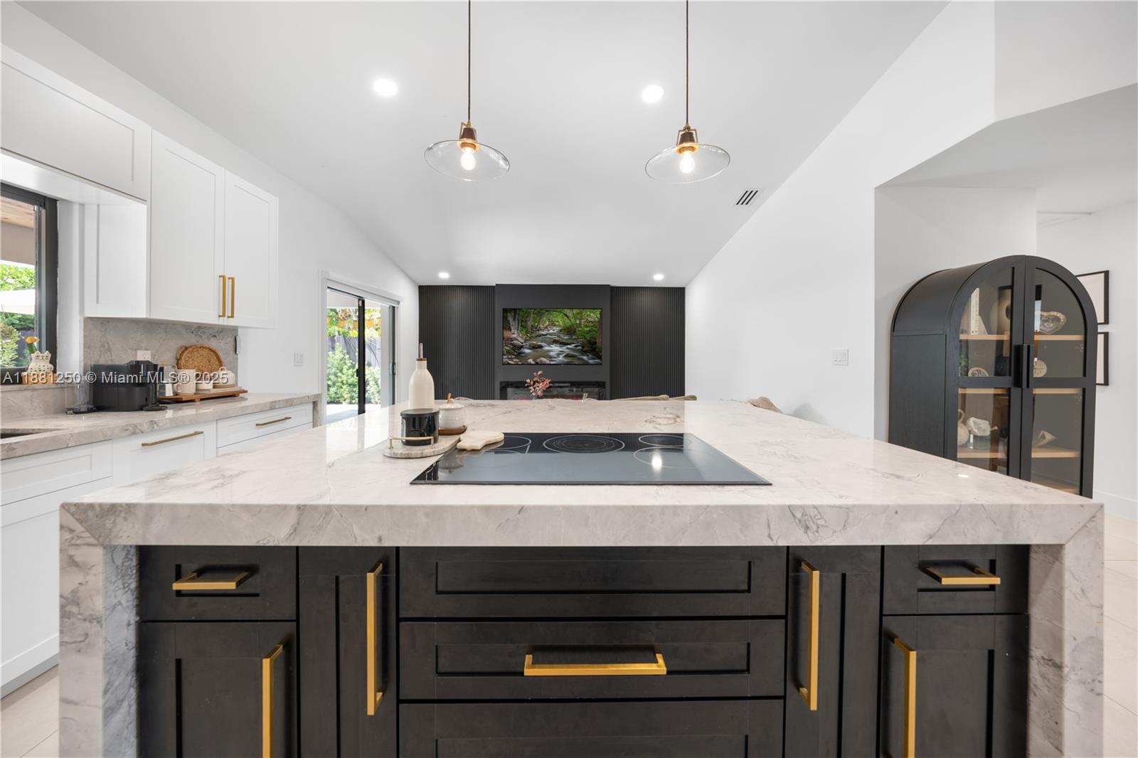 BLUE ROOM ESTATES - Residential