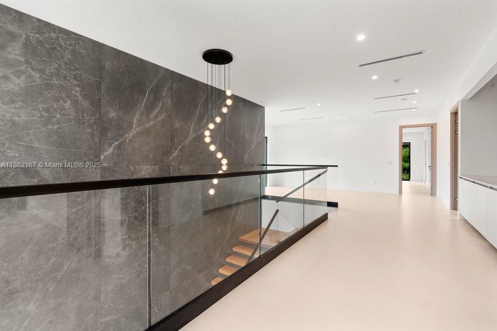 HOLMBERG & MC KEES - Residential