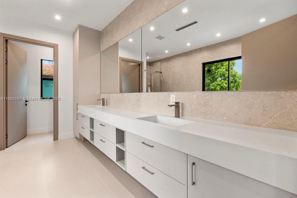 HOLMBERG & MC KEES - Residential