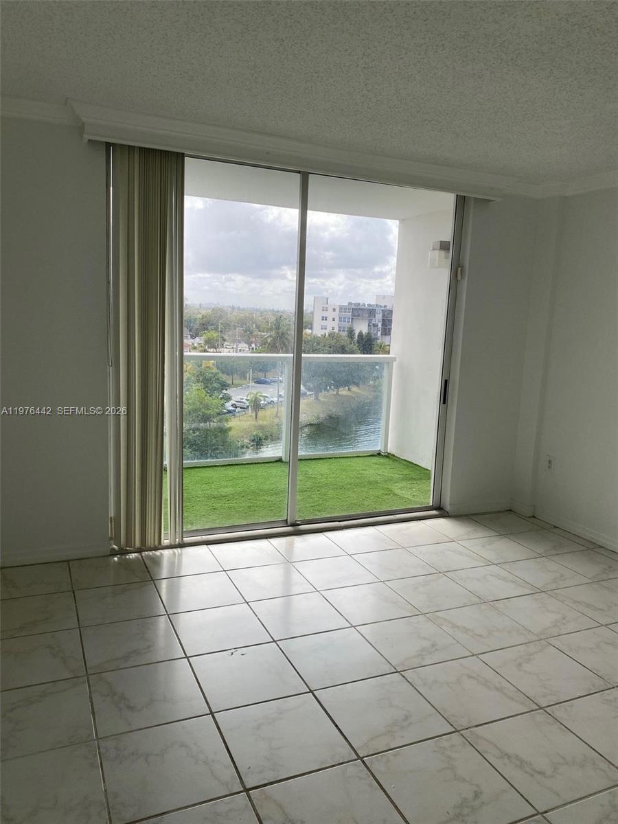 BUCKLEY TOWERS CONDO - EA - Residential Lease