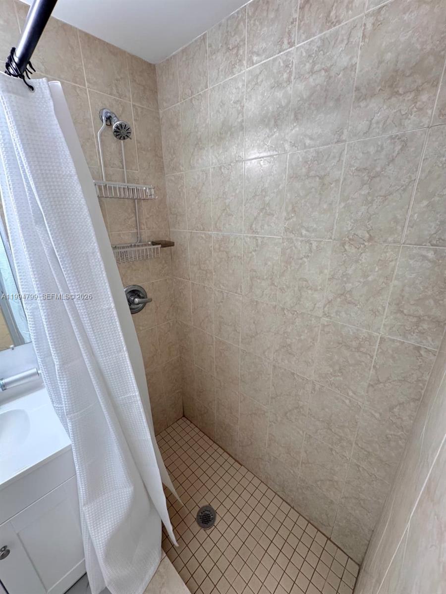 HACIENDA ESTATES SEC 2 - Residential Lease