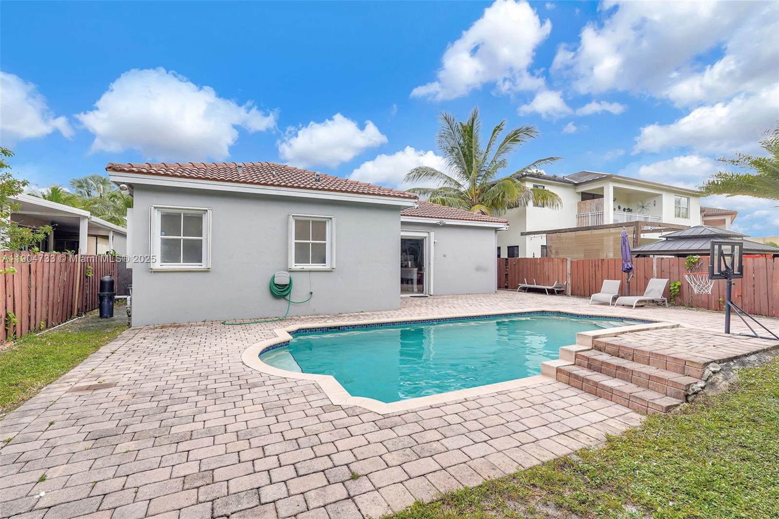 CENTURY GARDENS - Residential