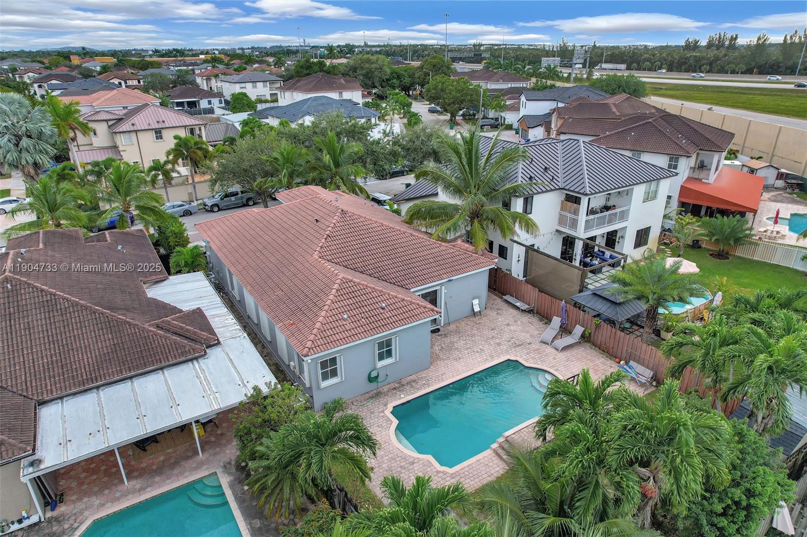 CENTURY GARDENS - Residential