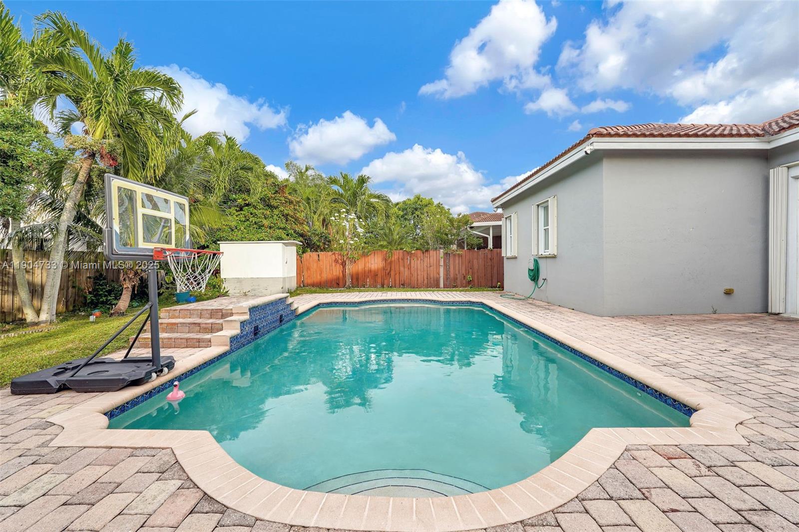 CENTURY GARDENS - Residential