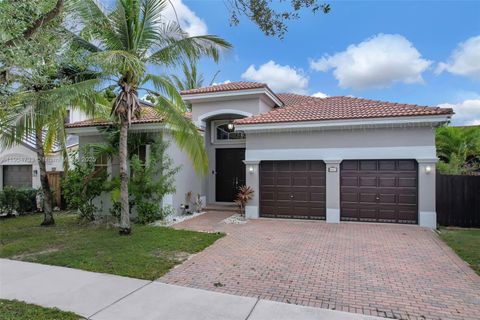 9067 NW 182nd Ter Hialeah FL 33018
