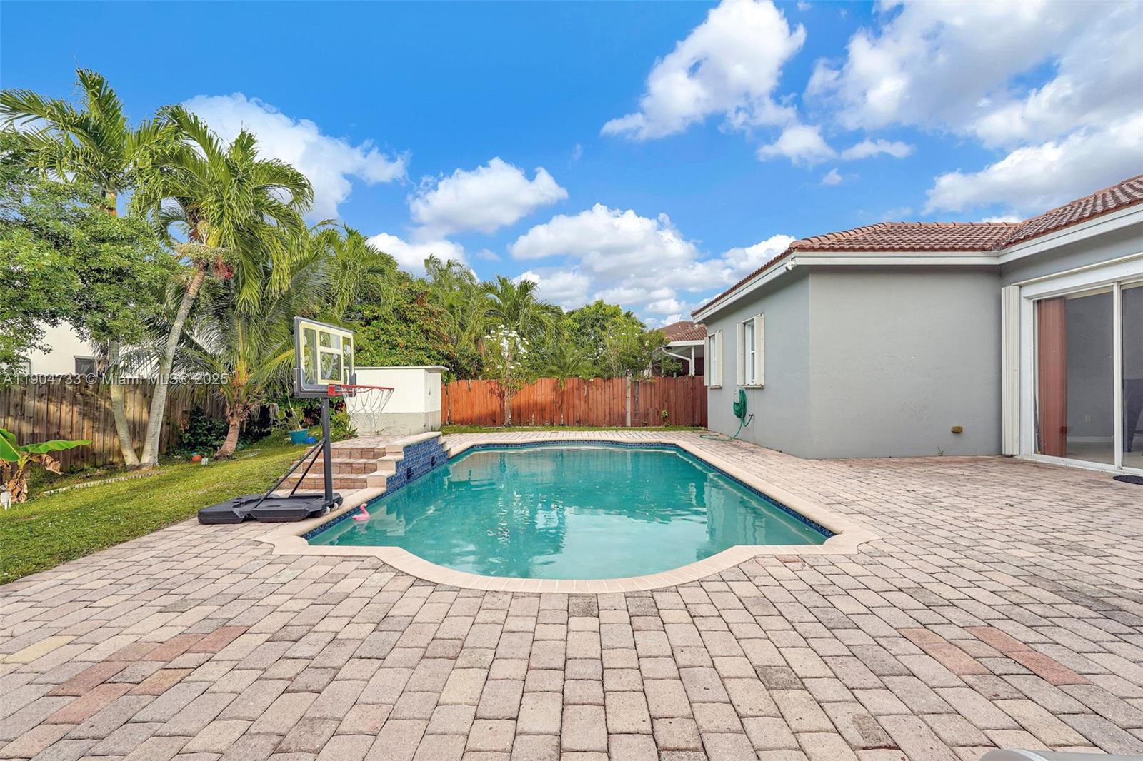 CENTURY GARDENS - Residential