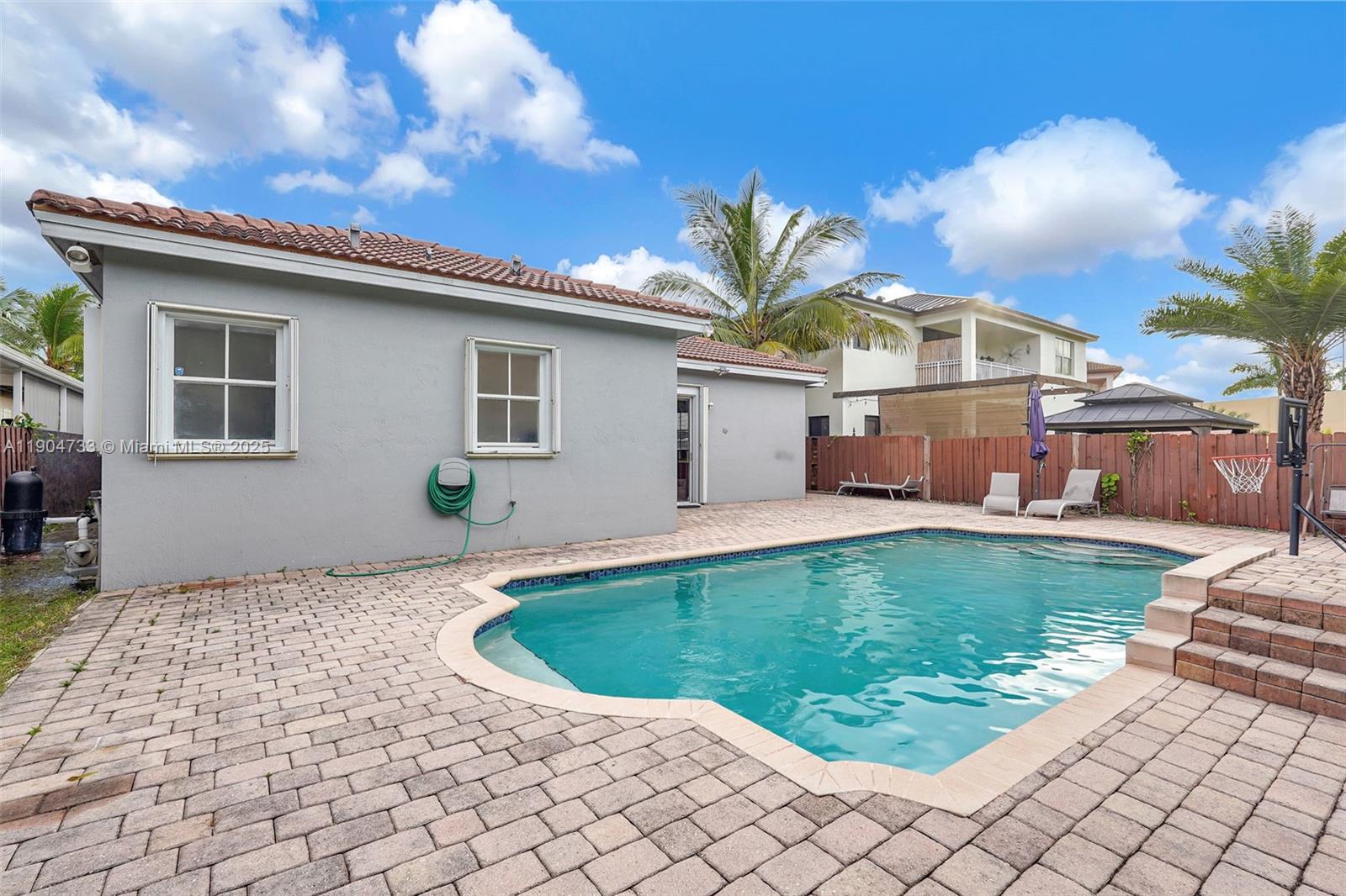 CENTURY GARDENS - Residential