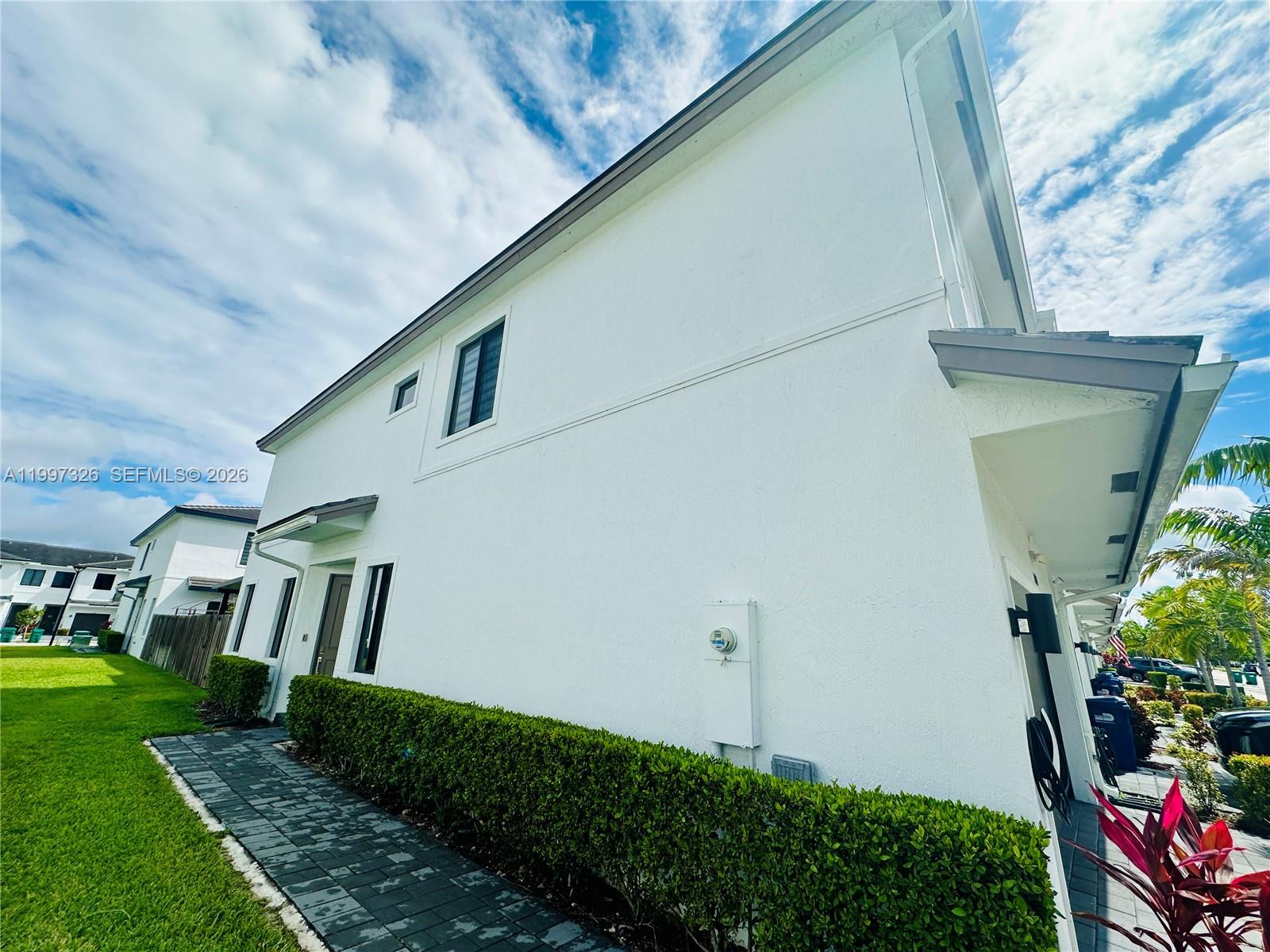 MC RESIDENTIAL - Residential