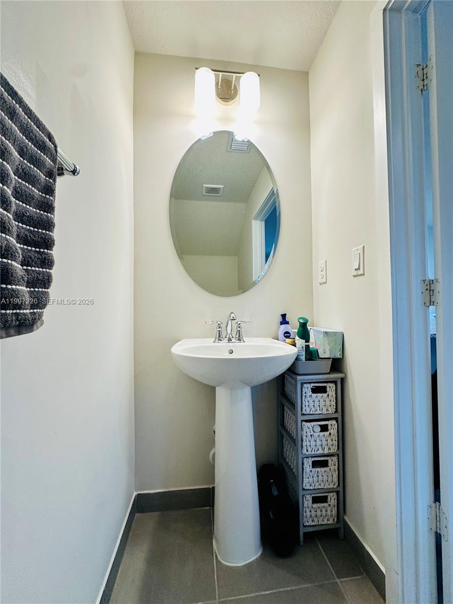 MC RESIDENTIAL - Residential