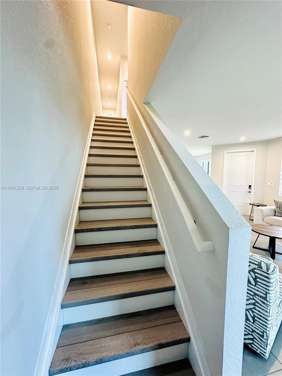 MC RESIDENTIAL - Residential