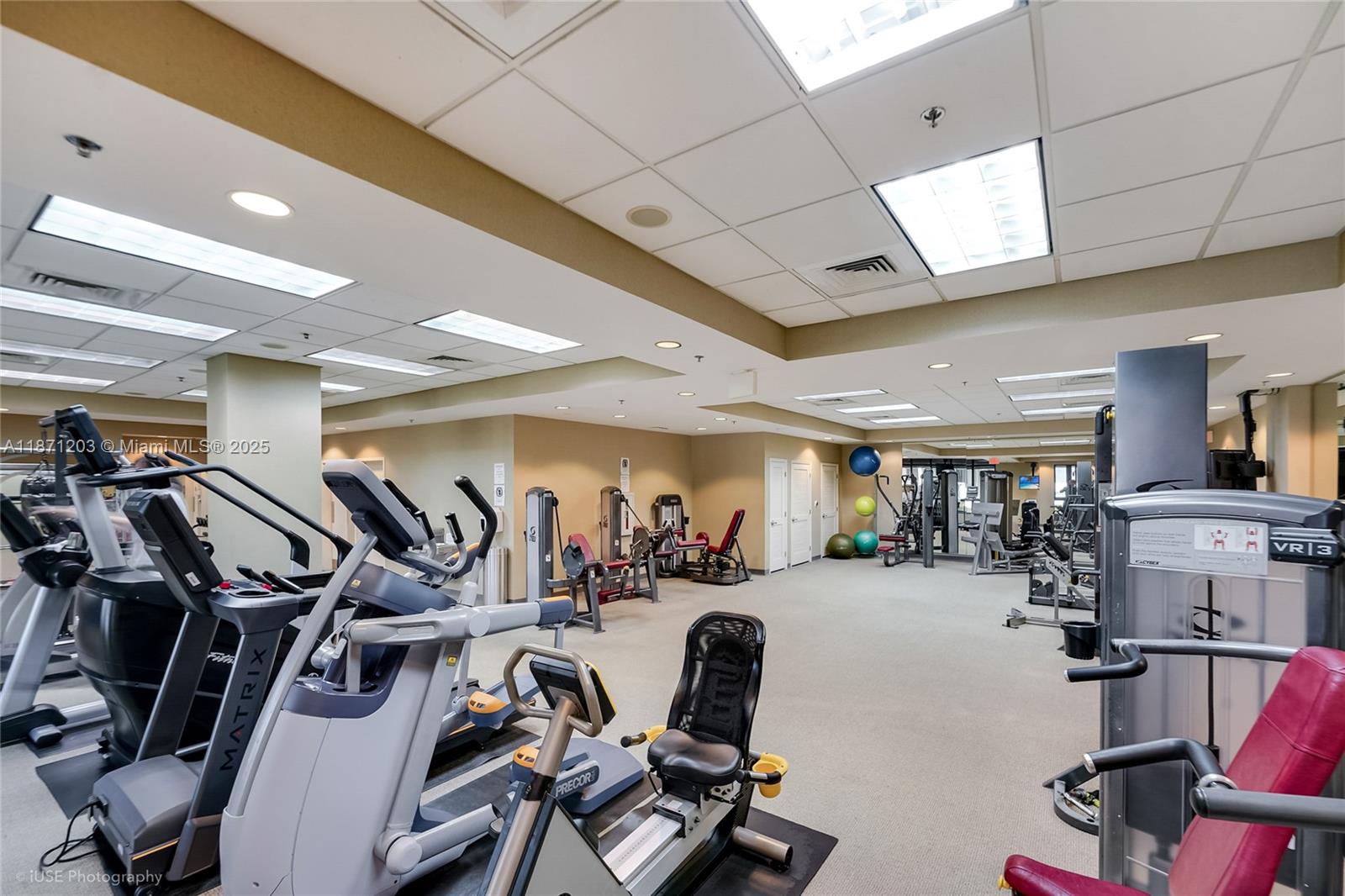 COLONNADE AT DADELAND SW - Residential