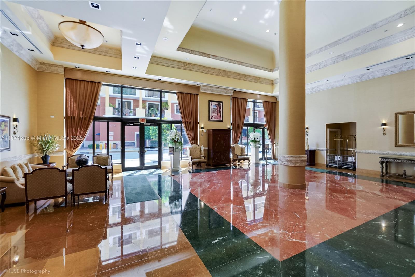 COLONNADE AT DADELAND SW - Residential