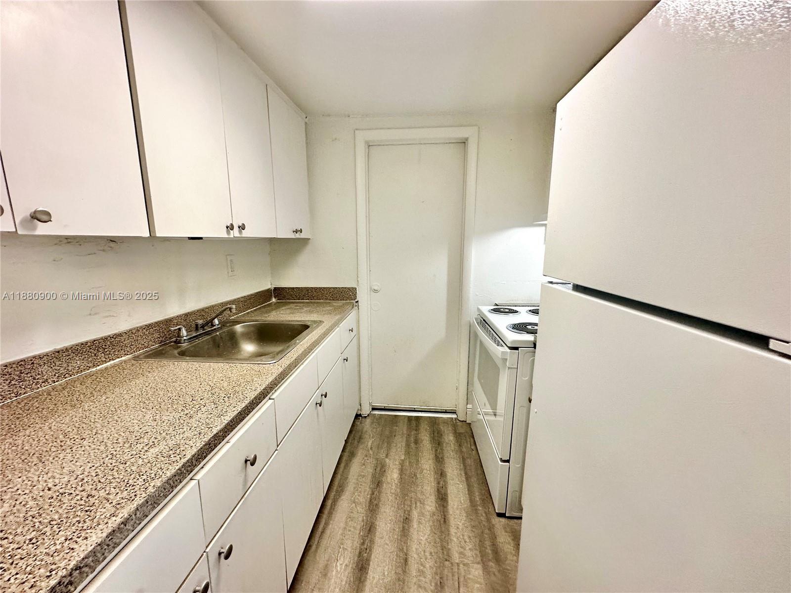BELLWOOD HOMESITES - Residential Lease