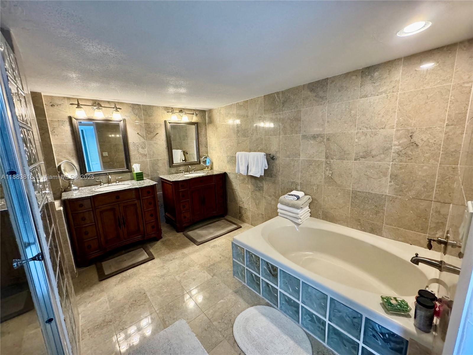 AQUARIUS CONDO - Residential Lease