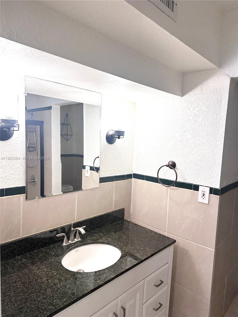 MIAMI LAKES WINDMILL GATE - Residential