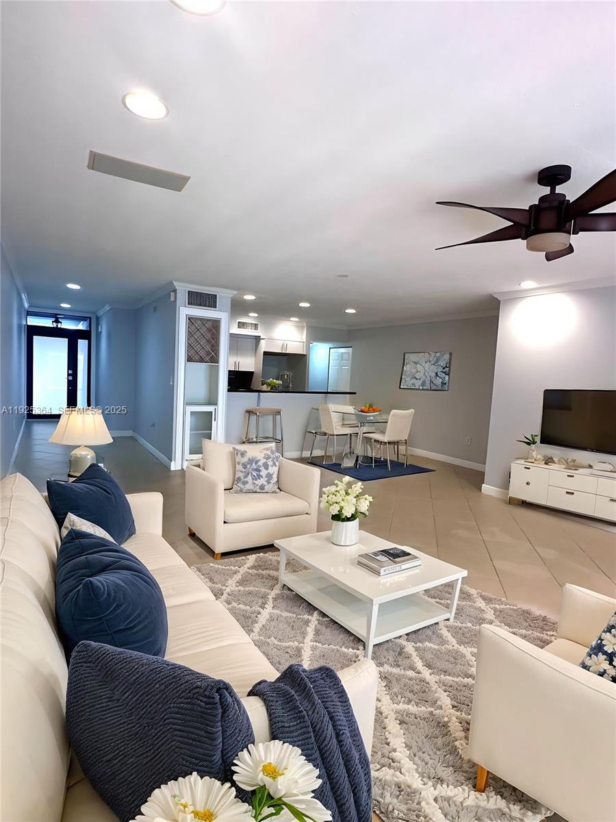 MIAMI LAKES WINDMILL GATE - Residential